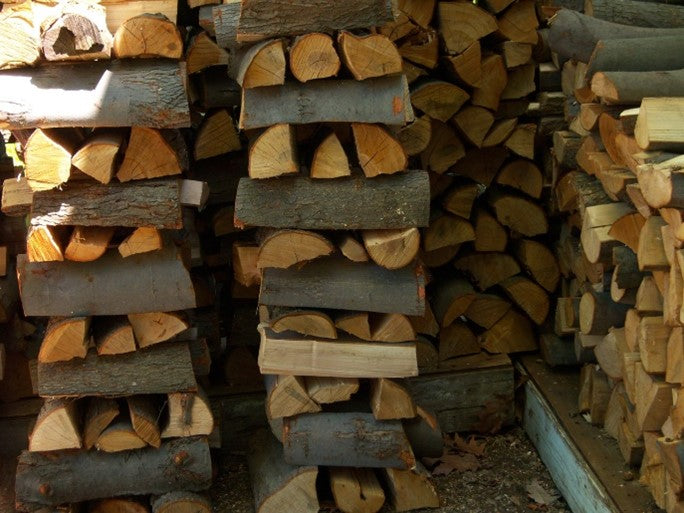 How to Stack a Woodpile Using a Tarp